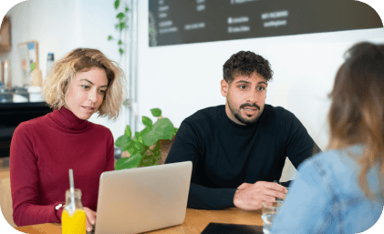 Équipe Innov8Digital en réunion